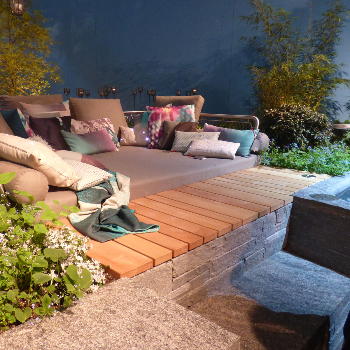 Exklusiver Luxusgarten: Entspannung und Erholung in stilvollem Ambiente